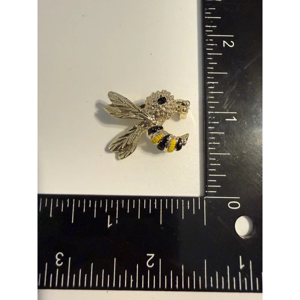 Gerry's Vintage Bee Brooch Gold Tone‎ Enamel Yellow Black Insect Pin